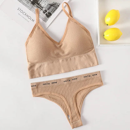 Conjunto Gio Sutiã Cropped Canelado Sem Aro com Calcinha Tanga