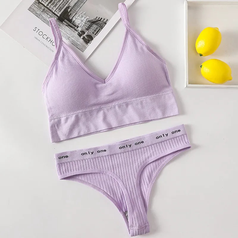 Conjunto Gio Sutiã Cropped Canelado Sem Aro com Calcinha Tanga