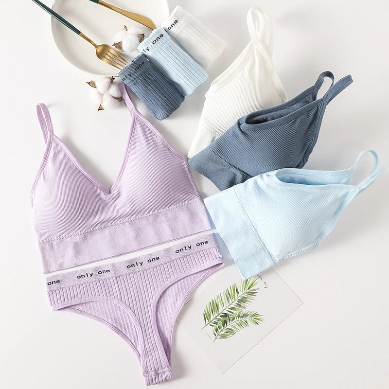 Conjunto Gio Sutiã Cropped Canelado Sem Aro com Calcinha Tanga