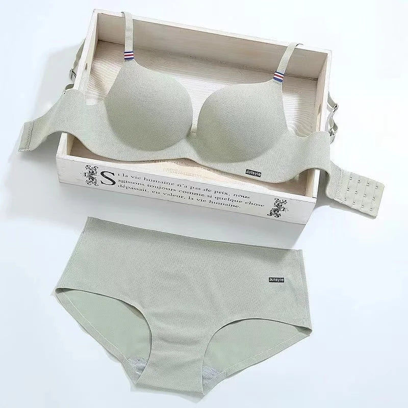 Conjunto Lorena Sutiã Sem Aro com Bojo Moldado e Calcinha Seamless