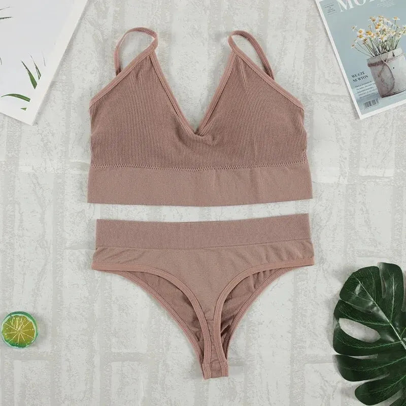 Conjunto Lara Bralette e Calcinha G-String Seamless Sem Aro